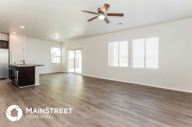 Foto del edificio - 1027 E Madera Grove Ln