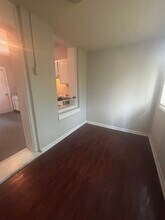 Building Photo - 6025 Etzel Ave