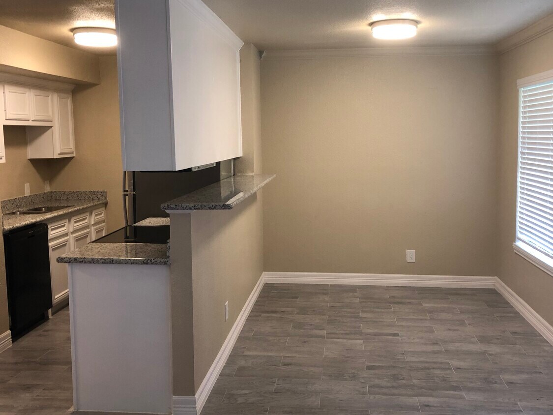 Foto principal - 3500 Baker Dr