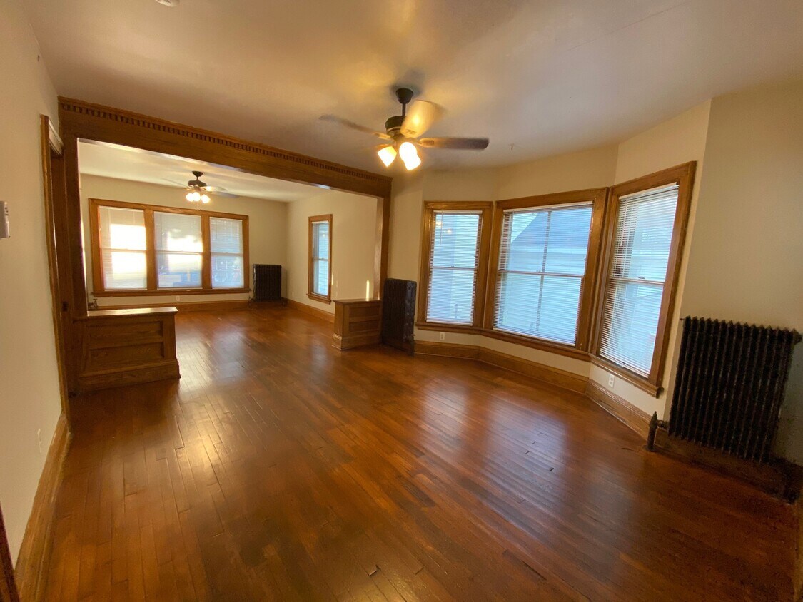 Foto principal - 919 E Johnson St