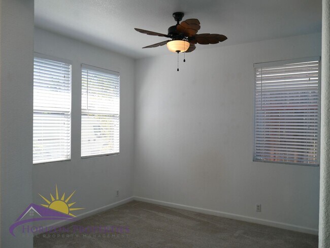 Foto del edificio - Bright Open 2 Bed 2 Bath 1,043 Sq Ft Antelope home