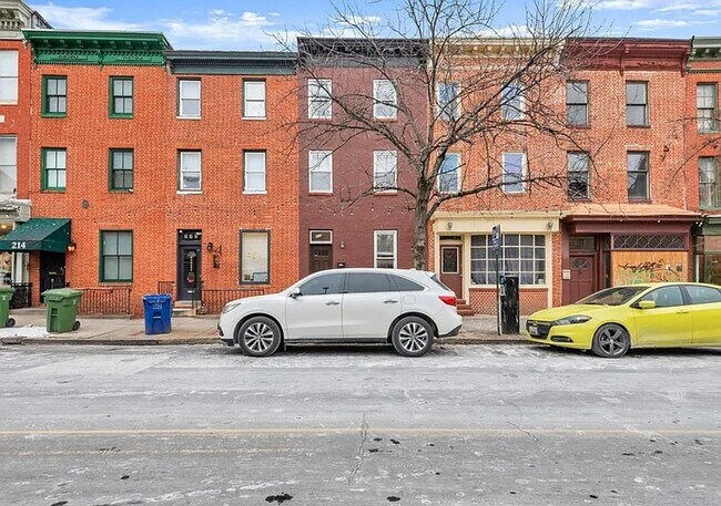 Foto del edificio - Beautifully Renovated Townhome in Mt. Vern...