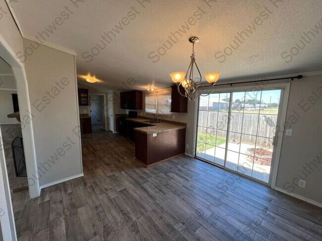 Foto del edificio - Spacious 3 bedrooms 2 baths home- Storage ...