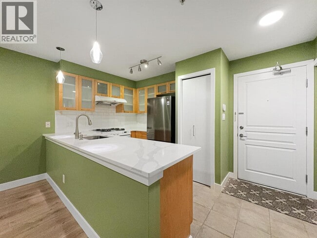Photo du bâtiment - 9333-9333 Alberta Rd