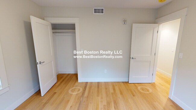 Foto del edificio - 208-210 Banks St. Unit 2