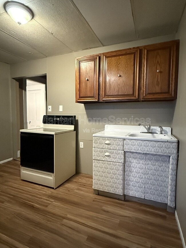 Foto del edificio - 429 N 8th St