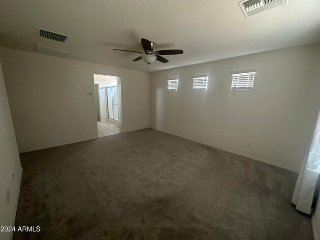 Foto del edificio - 6240 W Evergreen Rd
