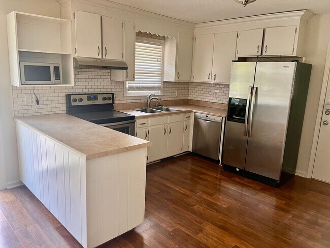 Foto del edificio - Outdoor Living Dream: Ranch-style home wit...