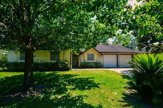 Foto del edificio - 8407 Edgemoor Dr