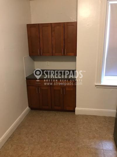 Building Photo - 3 bedroom in Boston MA 02135
