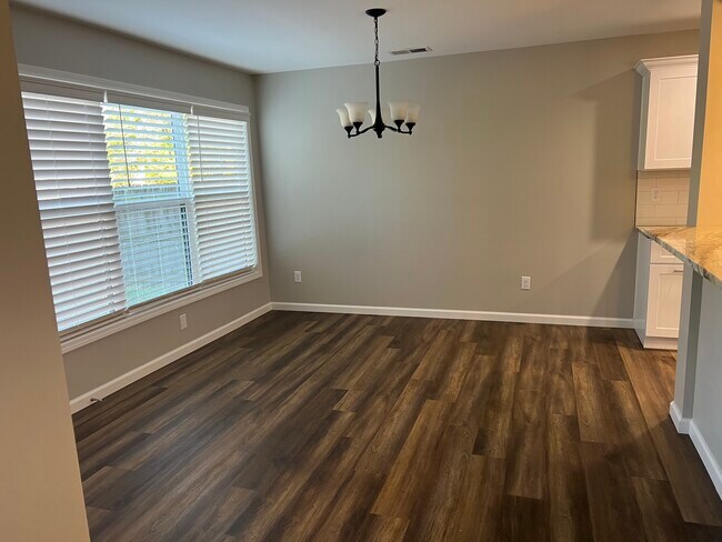 Foto del edificio - 3909 Sweetspire Dr