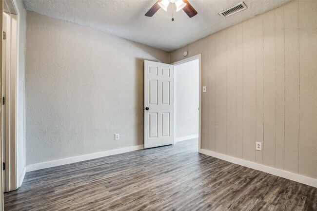 Foto del edificio - 4820 Oak Ave