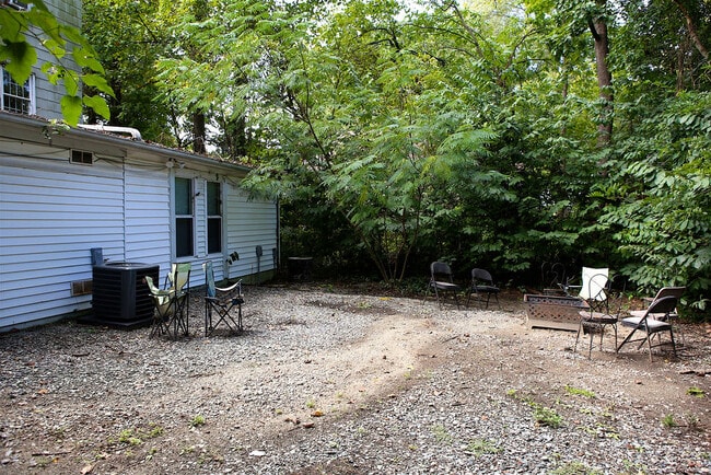 Building Photo - 1806 Walker Ave