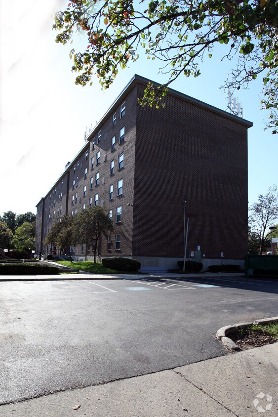 Primary Photo - Benjamin Banneker Plaza