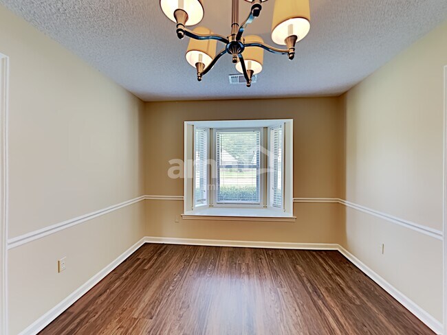 Foto del edificio - 6251 Skyview Circle