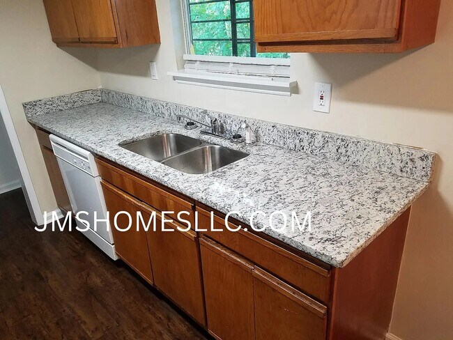 Foto del edificio - 5779 Rock Rd