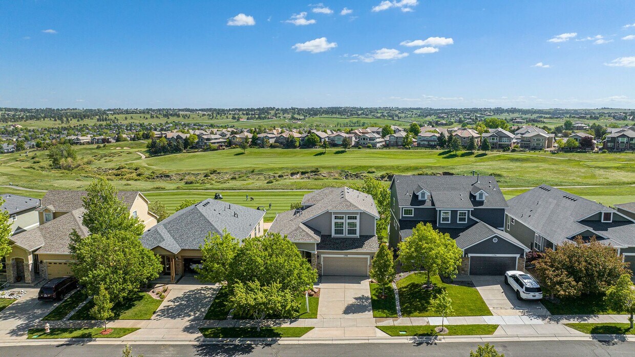 Foto principal - 4 bed/4 bath, Three Story Home Backing to ...