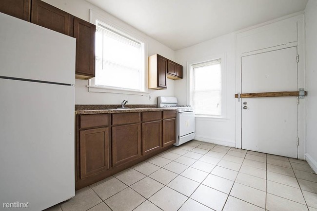 Building Photo - 1 br, 1 bath Apartment - 8253 S Ingleside Ave