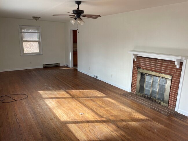 Building Photo - 2844 Royston Rd