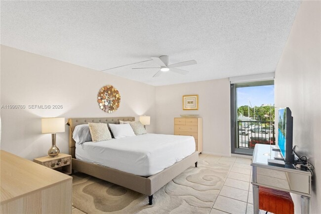 Foto del edificio - 1101 River Reach Dr