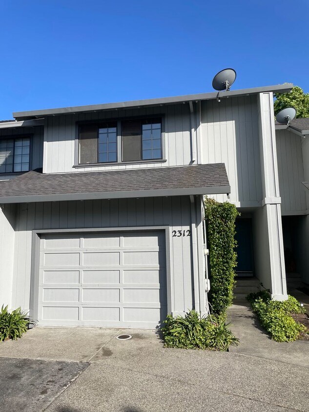 Primary Photo - Bennett Valley Condo with Garage!