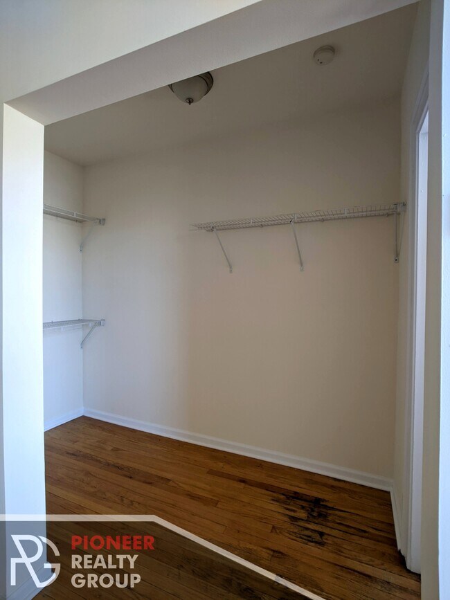 Building Photo - 2737 N Spaulding Ave