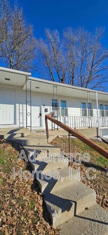 Building Photo - 1007 N Scott Ave