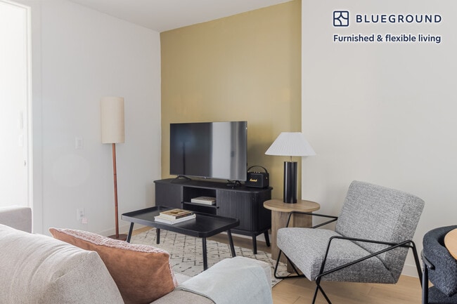 Building Photo - 250 N 6th St