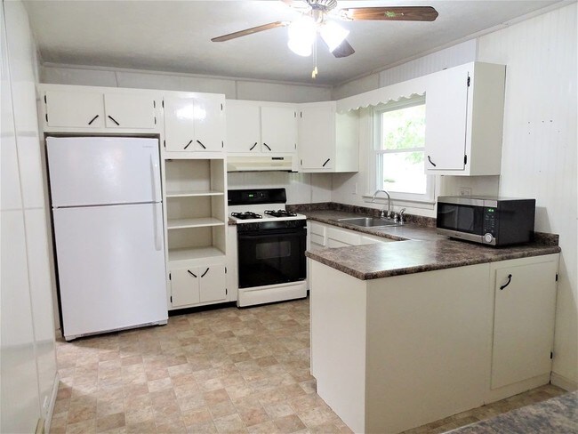 Building Photo - 508 Shirley Dr
