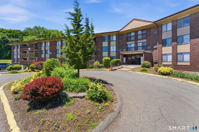 Foto del edificio - 2316 Cromwell Hills Dr