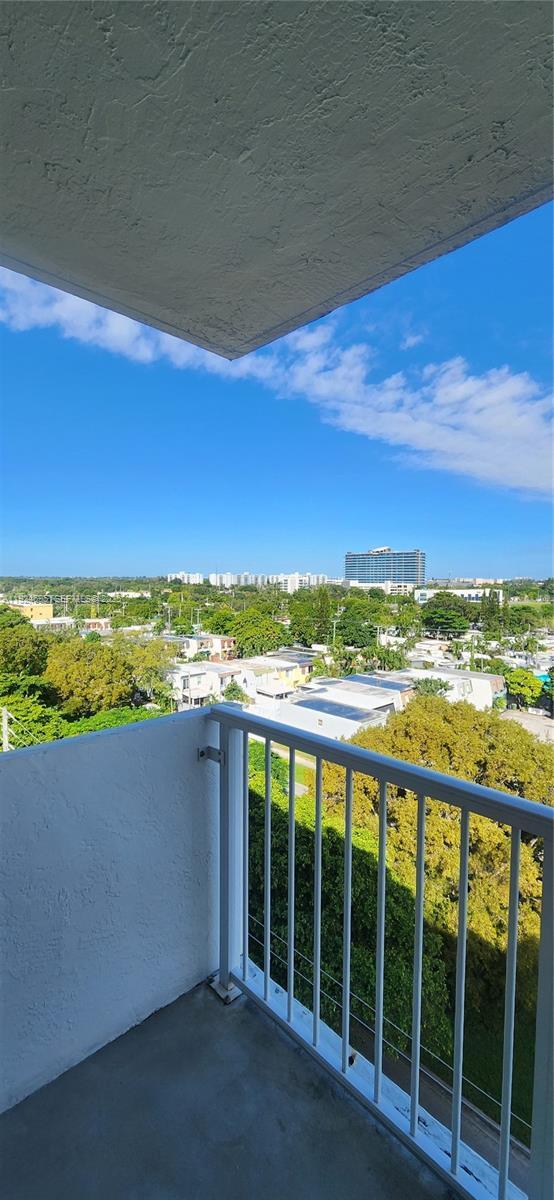 Foto del edificio - 2020 NE 135th St