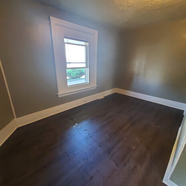 Family Room - 1702 Liberty St
