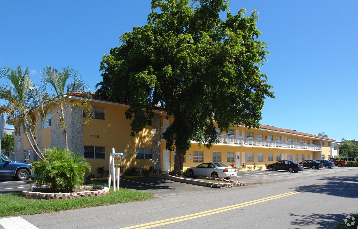 Building Photo - The Oakmont Apartments
