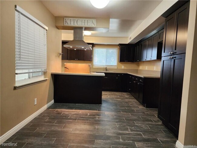 Building Photo - 3 br, 3 bath House - 775 E Bickley Dr