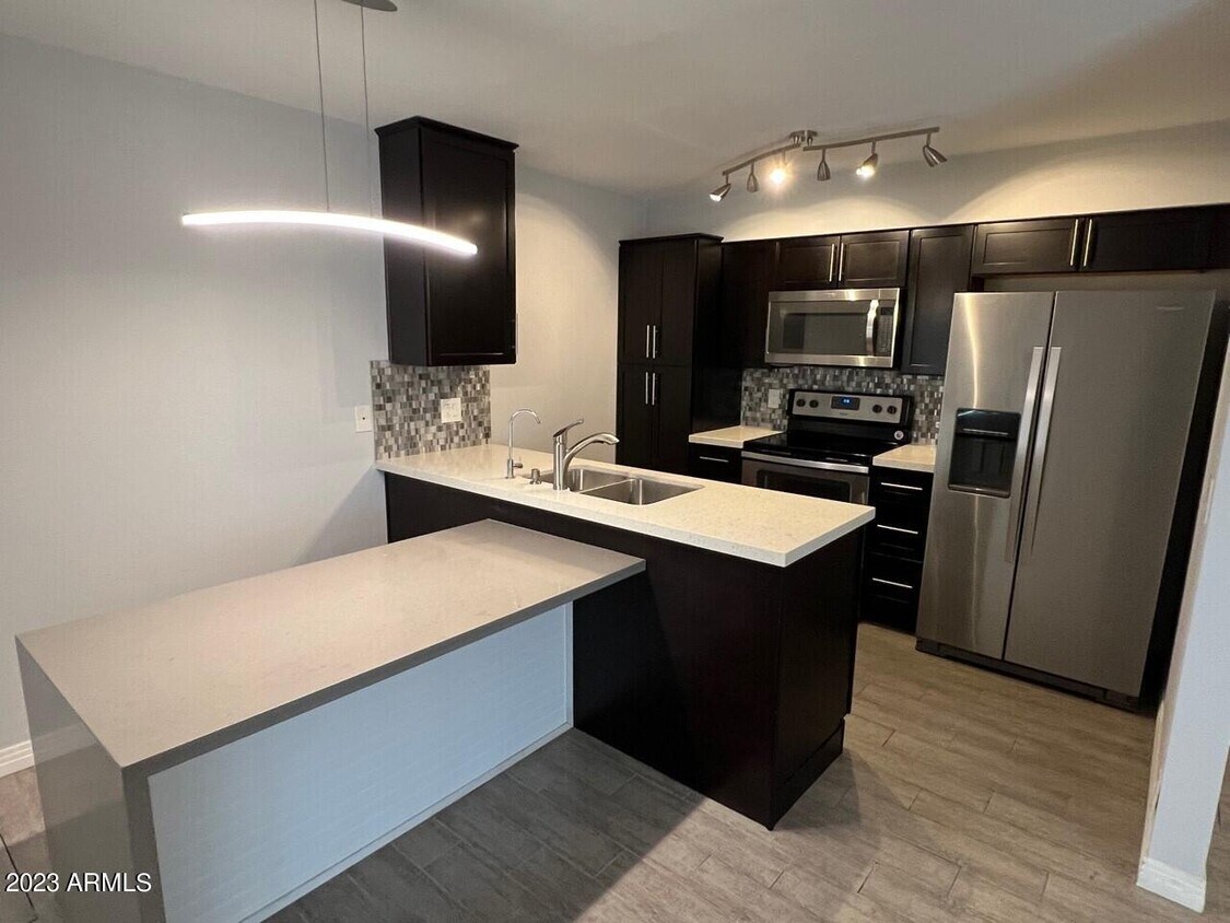 286 W Palomino Dr Unit 108, Chandler, AZ 85225 Room for Rent in