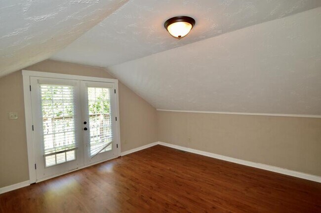 Building Photo - 8703 Shelbyville Rd