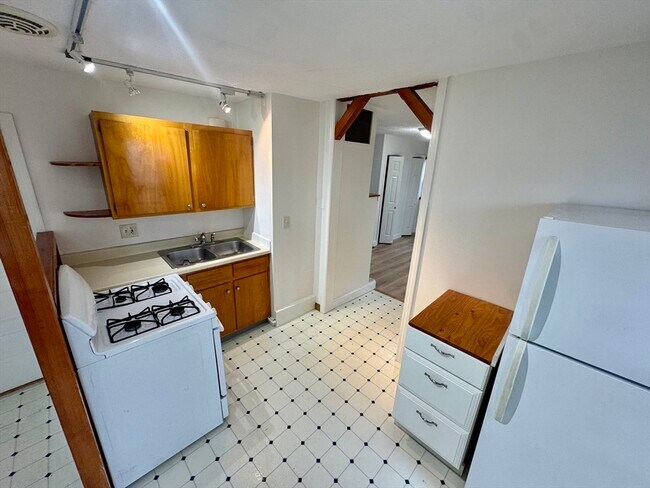 Building Photo - 17 Hudson St