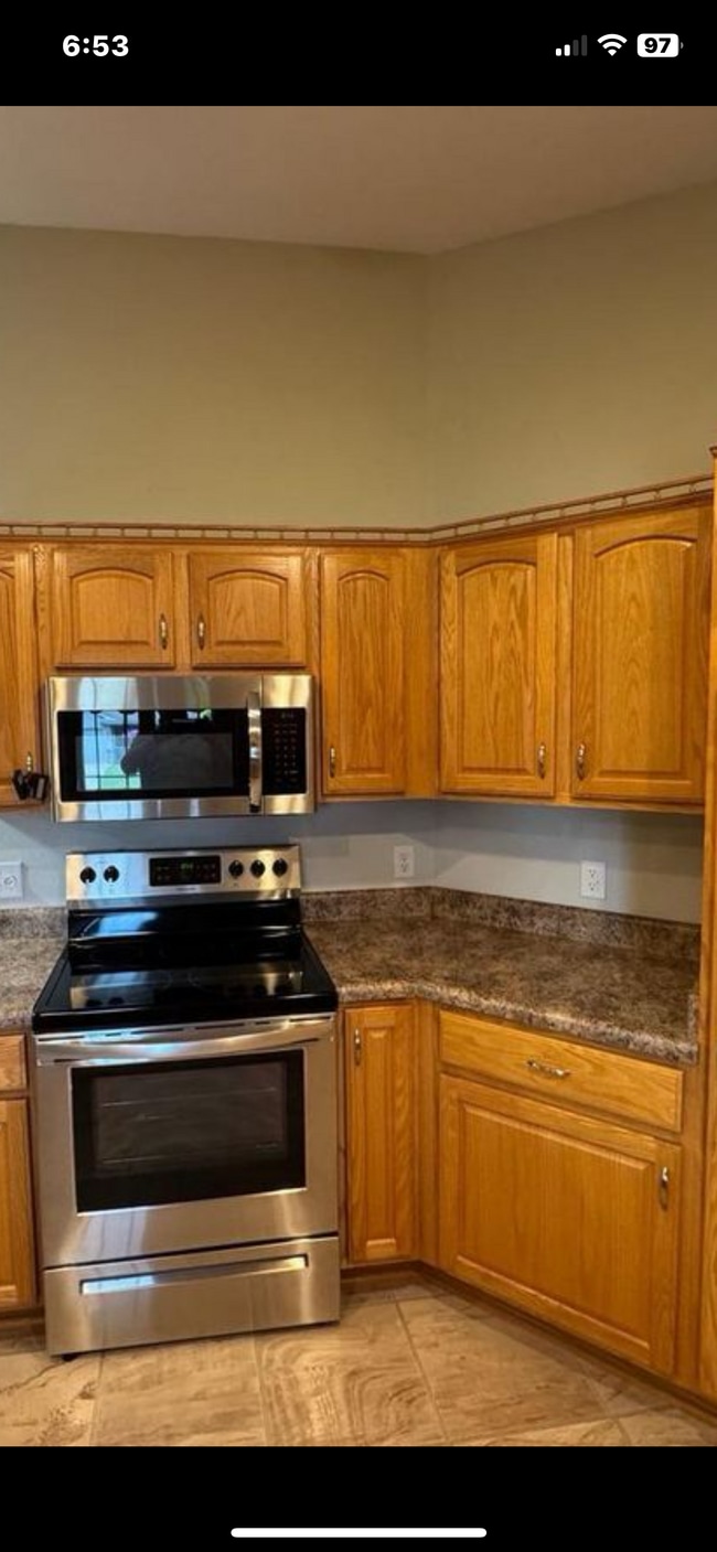 Building Photo - 4202 Greenbriar Dr