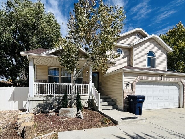 Photo - 377 Sego Lily Dr House