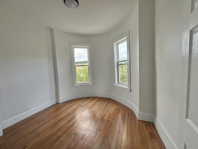Building Photo - 49 Stanwood St