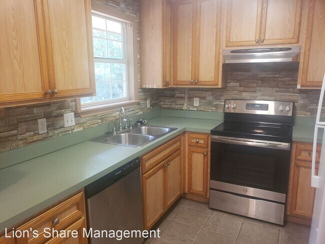 Building Photo - 2 br, 1.5 bath House - 3719 Shoreline Drive