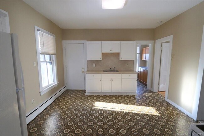 Foto del edificio - 72 N Whittlesey Ave