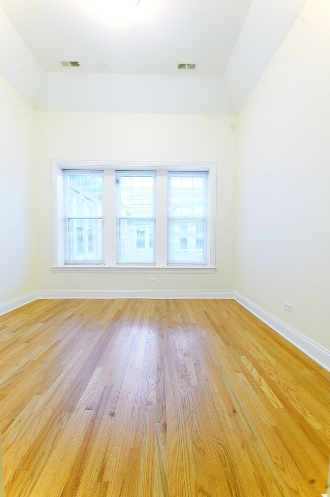 Foto del edificio - 1420 W Lunt Ave