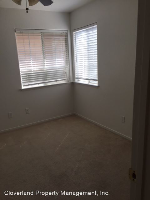 Building Photo - 3 br, 2 bath House - 748 Champagne Ct.
