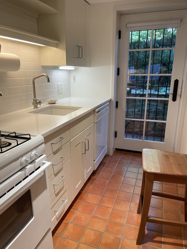 Foto principal - 3803 Yuma St NW