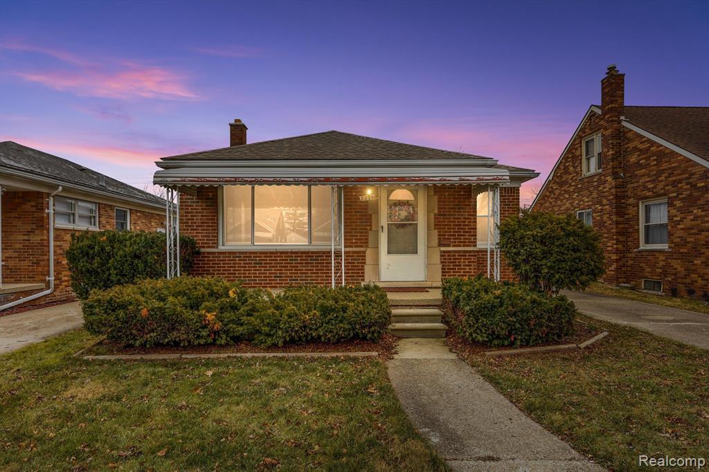 Primary Photo - 22780 Courtland Ave