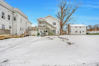 Building Photo - 108 E Market St