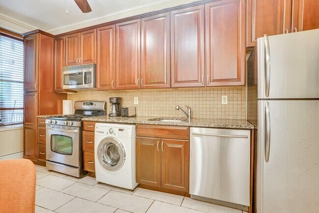 Foto del edificio - 608 Madison St