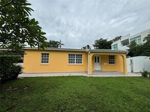 Building Photo - 250 Fernwood Rd