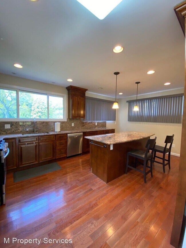 Building Photo - 4 br, 3 bath House - 602 Fairview Road